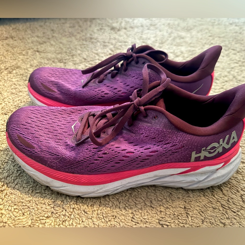 Women’s size 8.5 Hoka Clifton